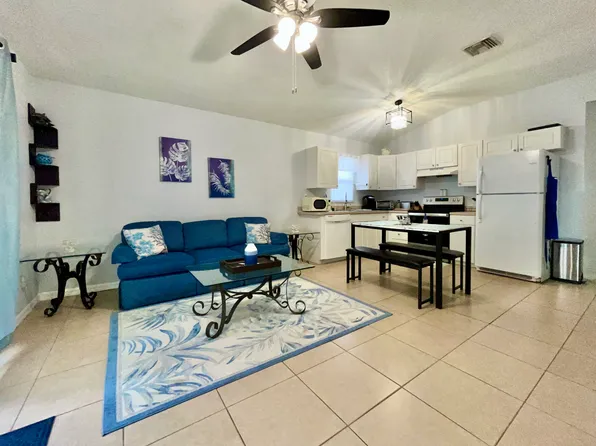 213 13th St SW, Vero Beach, FL 32962