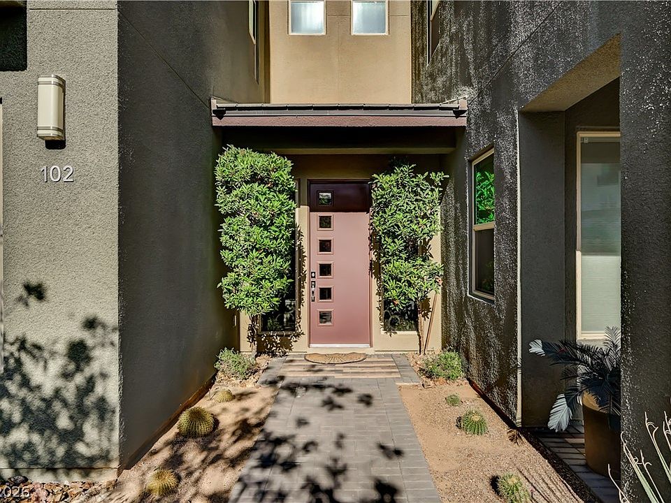 1st image of 1257 Venue St #102