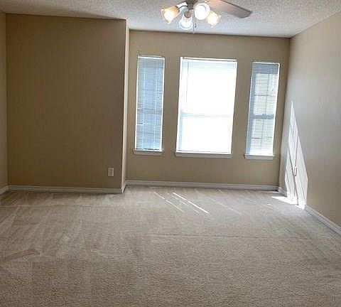 5th image of 5158 Victoria Dr