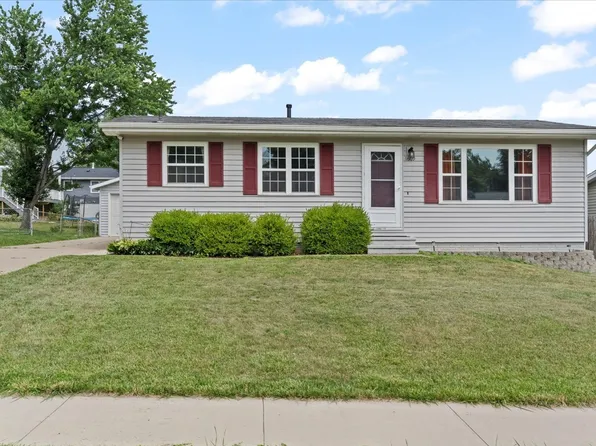 1609 27th St NW, Cedar Rapids, IA 52405