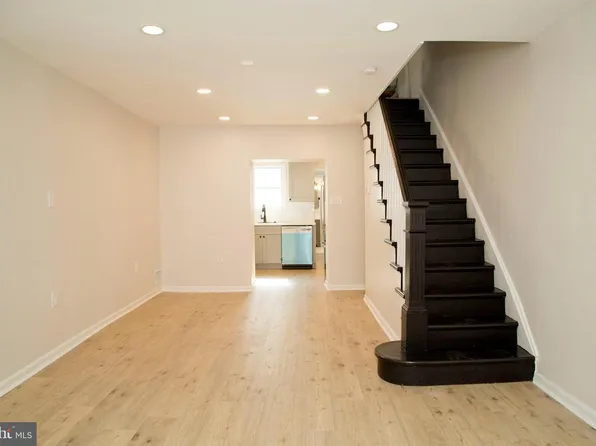 1229 S Warnock St, Philadelphia, PA 19147