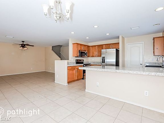 4th image of 263 W Settlers Trl