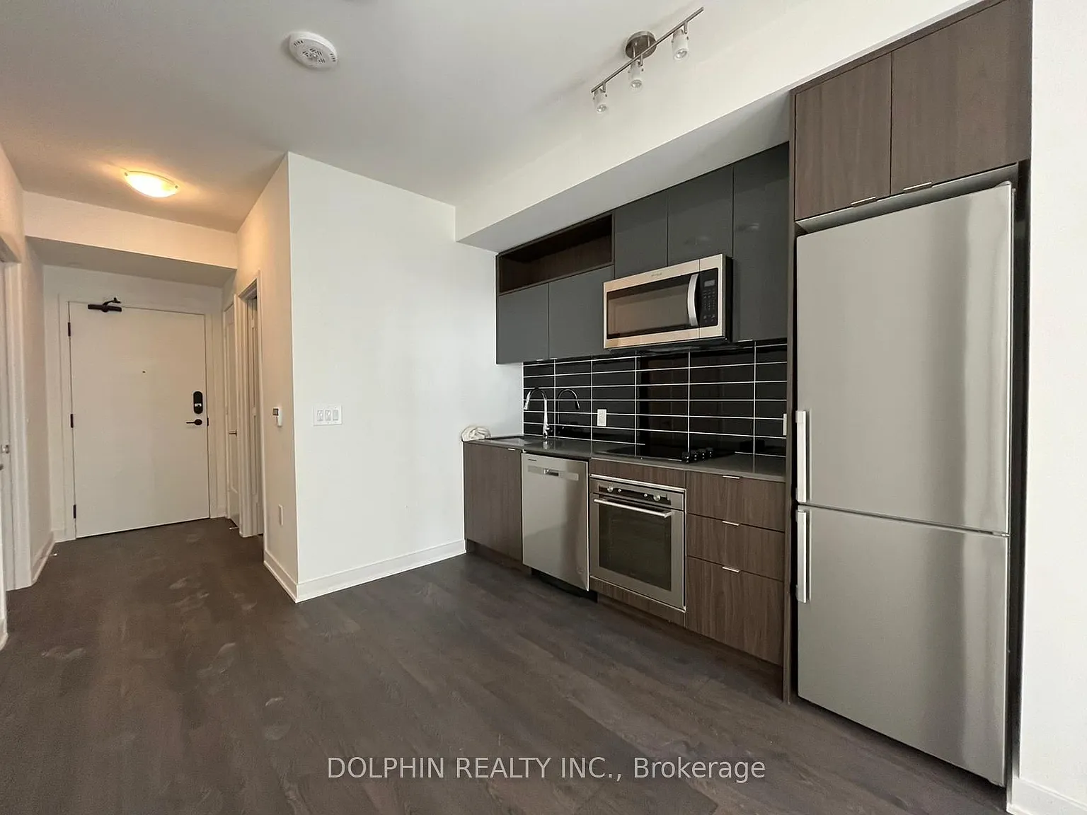 2 bed, $2,600 — Photo 4