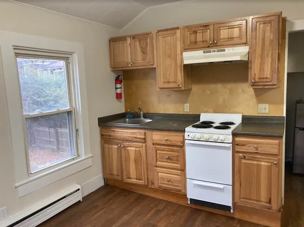 38 1/2 Washington St #4, Rutland, VT 05701