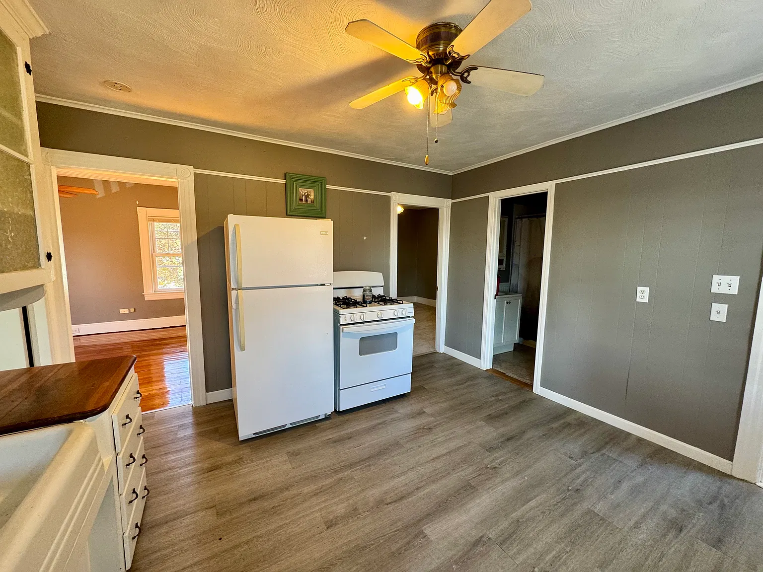 2 bed, 720 sqft, $1,600 — Photo 2