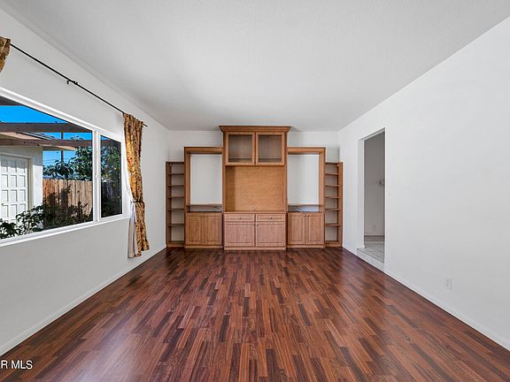 3rd image of 647 N Lois Ave