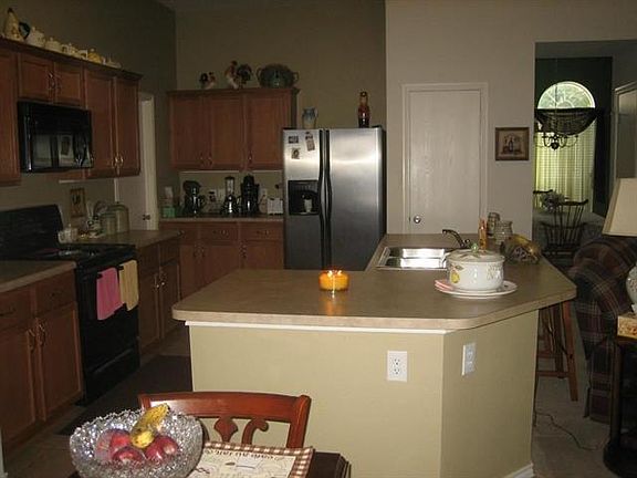 3rd image of 2118 Helmoken Falls Dr