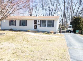 34 Lester St, New London, CT 06320