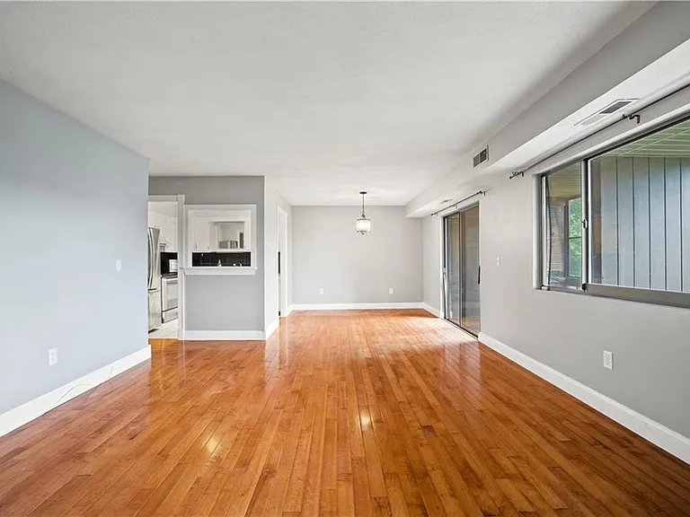 196 Old River Rd #5-F — Photo 10
