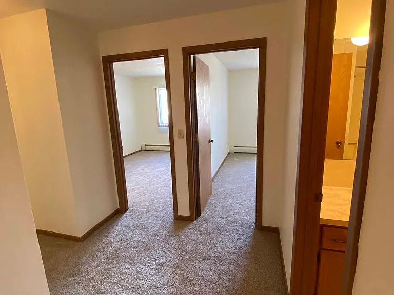 River Ridge Apartments — Photo 18