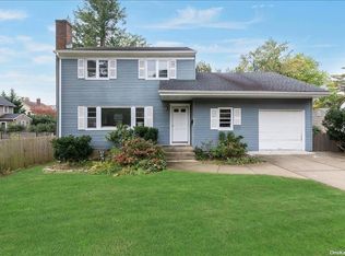 1350 Jericho Oyster Bay Rd, East Norwich, NY 11732