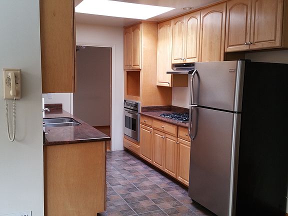 4th image of 2401 Princeton Dr