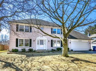 1240 Sunnybrook Dr, Naperville, IL 60540