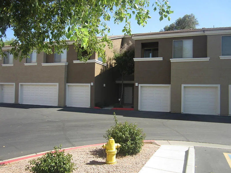 June #215 1335 E — Photo 3