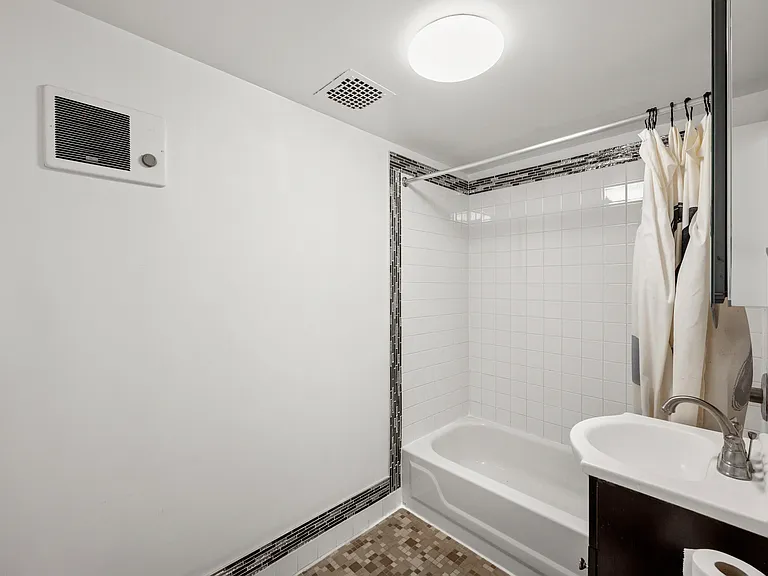 237 E 2nd St #2A — Photo 6