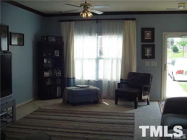 3 bed, 2.5 bath, 1440 sqft, $1,795 — Photo 2
