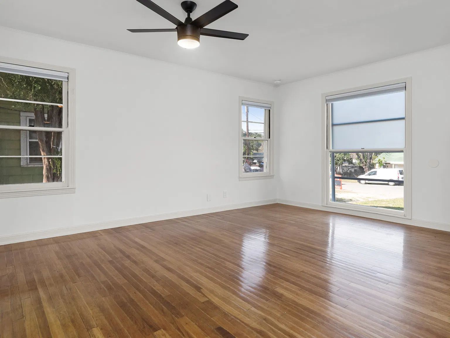 2 bed, 920 sqft, $2,400 — Photo 4