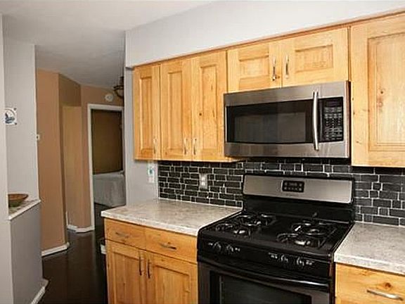 5th image of 4842 Fontana St
