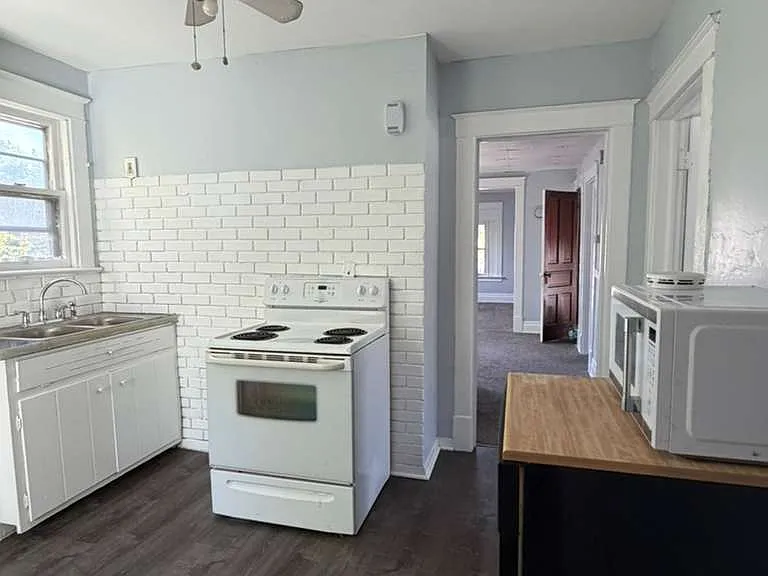 2841 Macklem Ave #2 — Photo 3