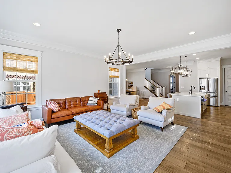6063 Chester Way — Photo 6