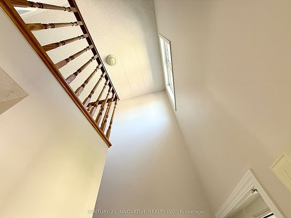 4th image of 913 Windflower Pl