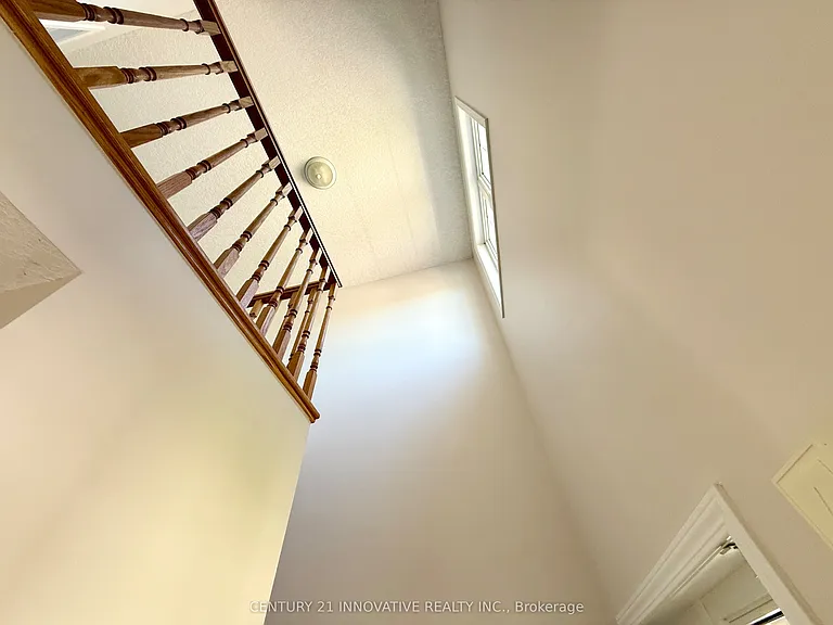 913 Windflower Pl — Photo 4