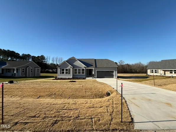 105 Hydrangea Ln, Benson, NC 27504