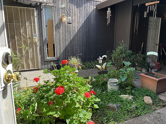 2nd image of 6324-6326 Porterfield Ct