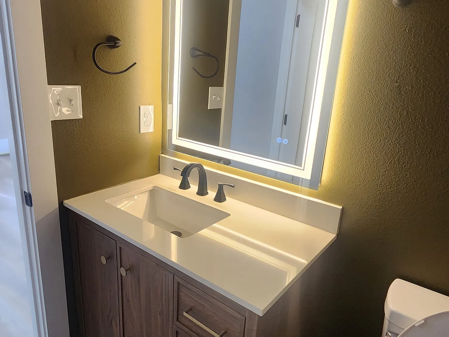 1 bed, 670 sqft, $1,800 — Photo 3