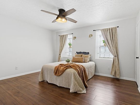 5th image of 15 Beacon Ct
