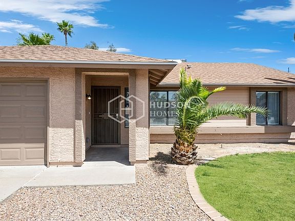 3rd image of 3134 E John Cabot Dr