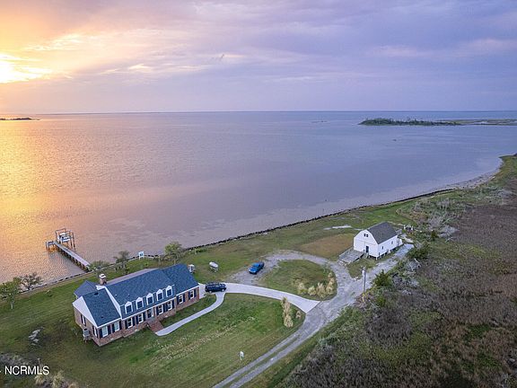3rd image of 195 Backshore Lane