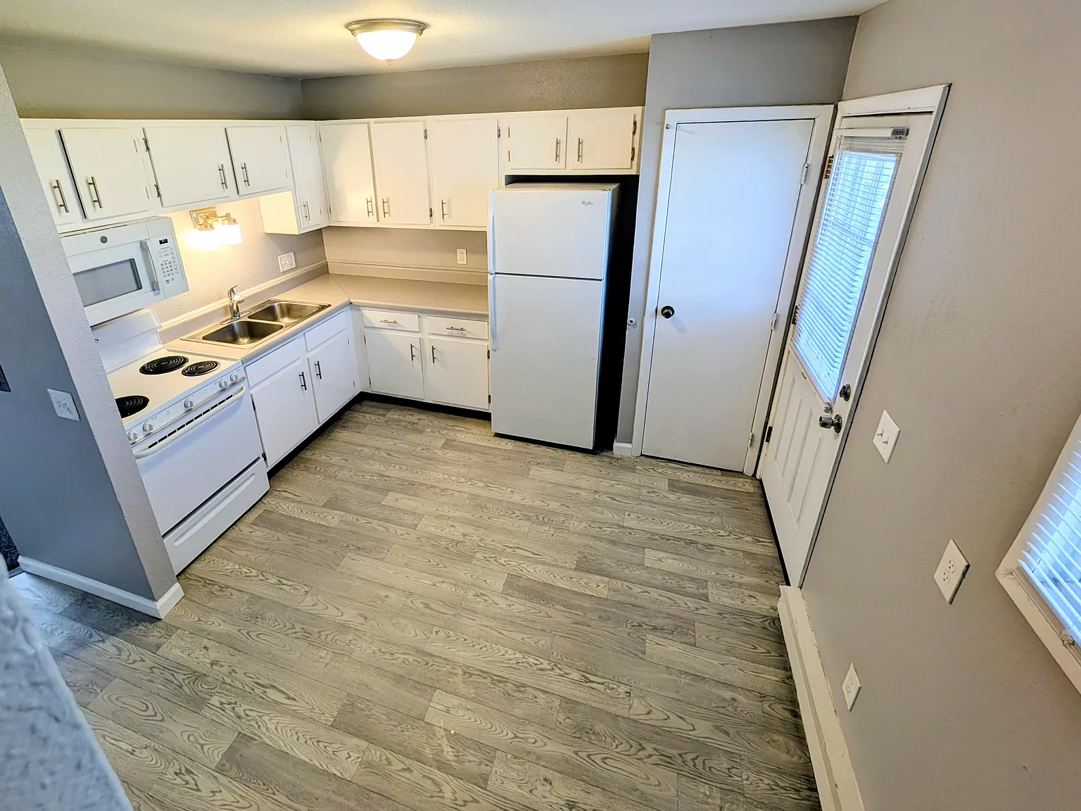 9430 M21 — Photo 1