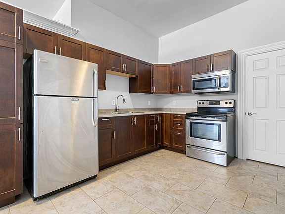 3rd image of 150 Prescott St #4F
