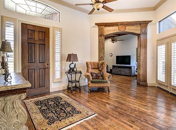 5th image of 812 Barton Springs Dr