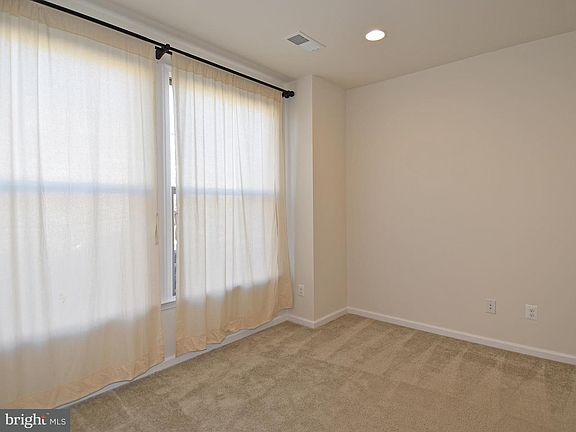5th image of 42253 Hampton Woods Ter