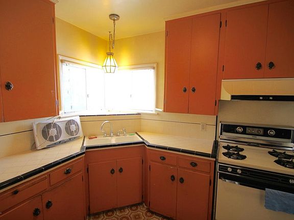 3rd image of 336 N Alta Vista Ave