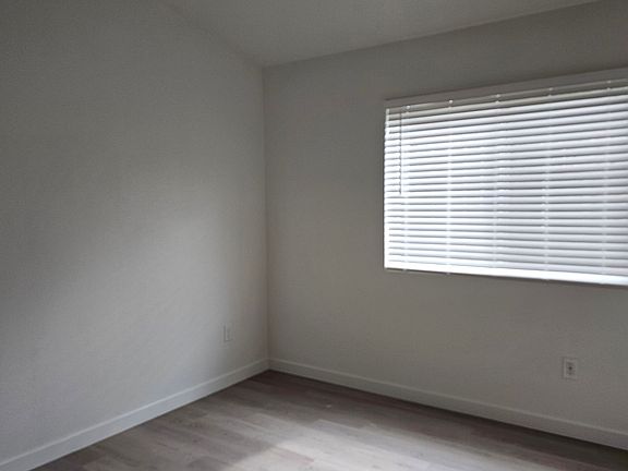 5th image of 376 Marna Dr #B