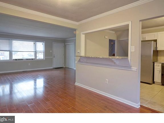 4th image of 1745 Pitman Ave