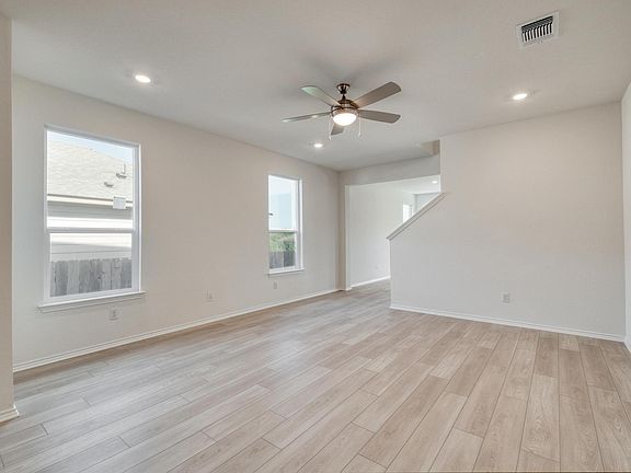 4th image of 122 Lucky Texan Cv