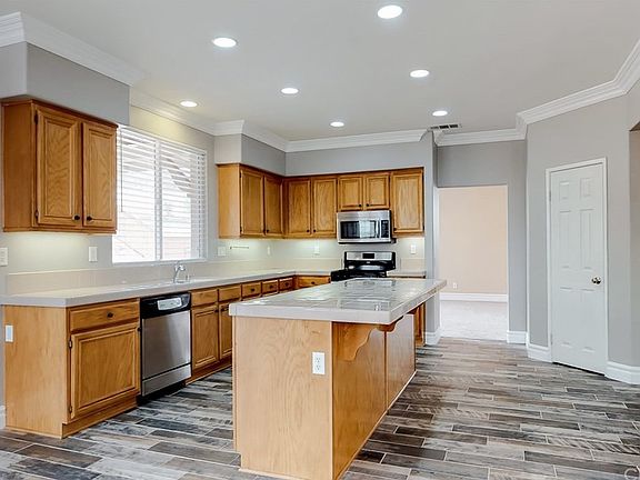 4th image of 24326 Rosita Dr