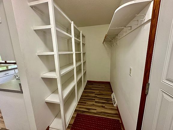 4th image of 420 W Colfax St