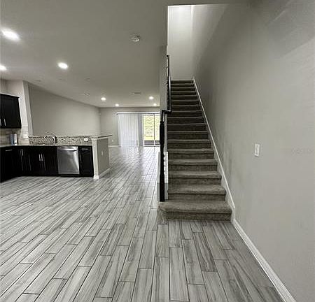 4th image of 3599 Plainview Dr