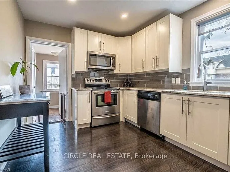 4 Chelsea St — Photo 2