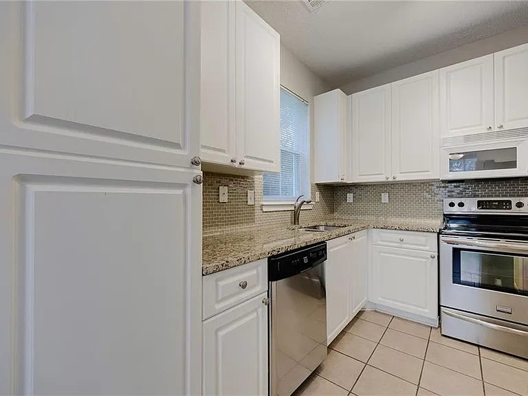 10 Perimeter Summit Blvd NE #3102 — Photo 27