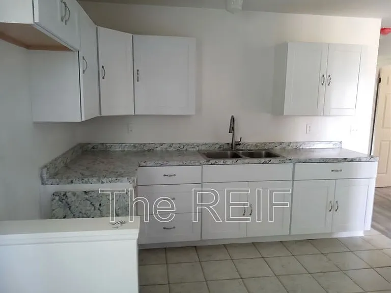 3133 Glenwood Ave — Photo 9