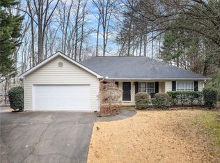 8450 Emerald Pointe Ln, Gainesville, GA 30506