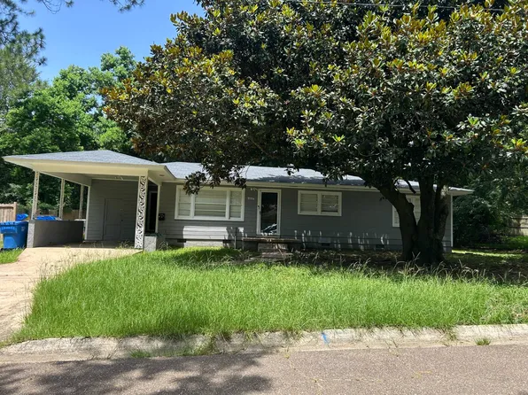 1217 Chestnut St, Magnolia, AR 71753