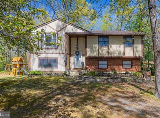 2 White Birch Ct, Turnersville, NJ 08012