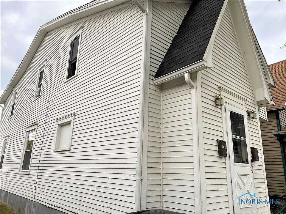 2nd image of 678 Thomas St
